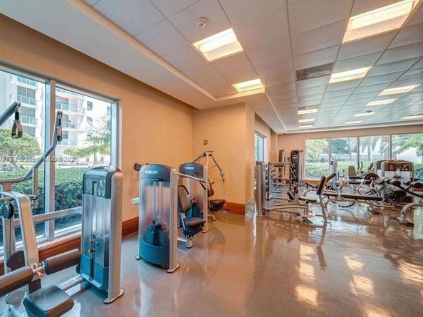 1060 Brickell Ave 1701, Miami FL 33131