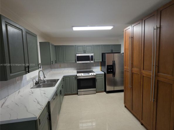 11024 SW 157th Ter, Miami FL 33157