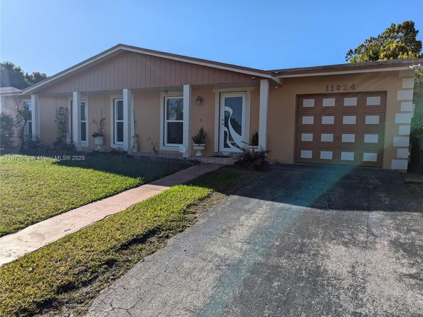 11024 SW 157th Ter, Miami FL 33157