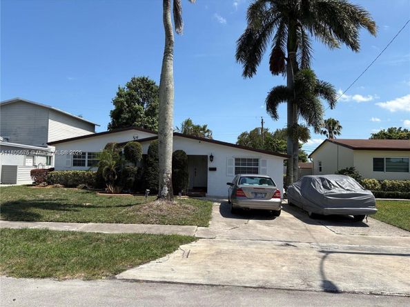 7430 Buchanan St, Hollywood FL 33024