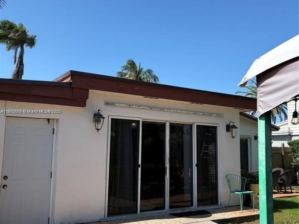 7430 Buchanan St, Hollywood FL 33024