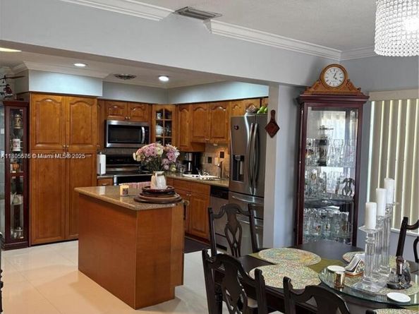 7430 Buchanan St, Hollywood FL 33024