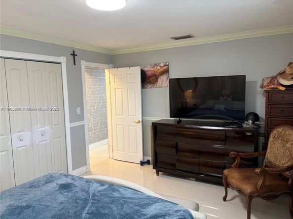 7430 Buchanan St, Hollywood FL 33024