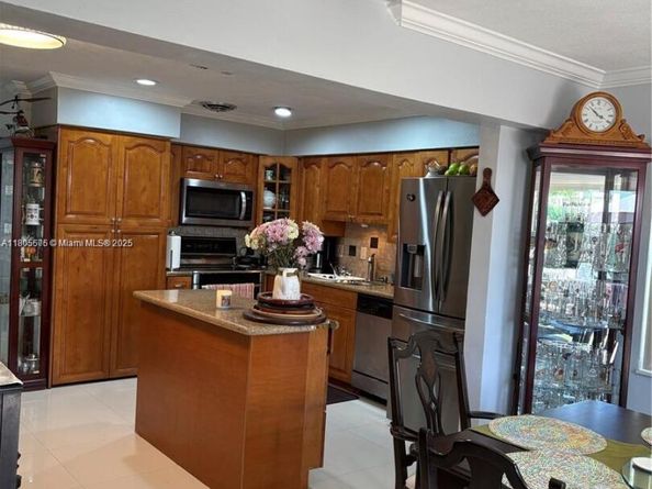 7430 Buchanan St, Hollywood FL 33024