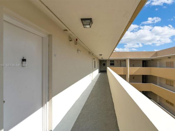 2647 NW 25th Ave 507, Miami FL 33142