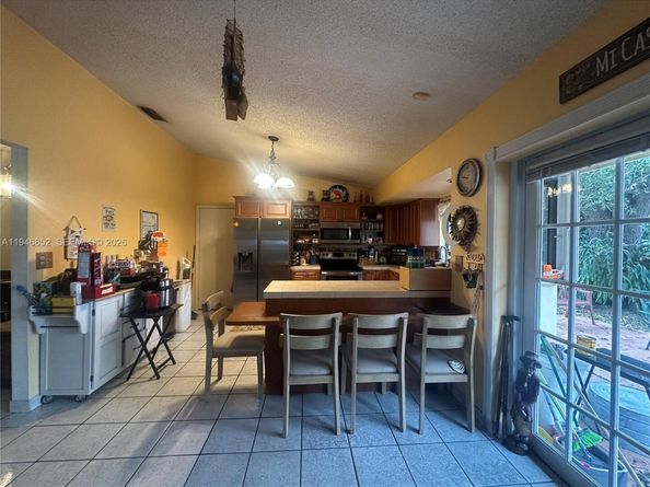 5965 NW 200th St, Hialeah FL 33015