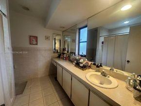 5965 NW 200th St, Hialeah FL 33015