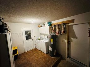 5965 NW 200th St, Hialeah FL 33015