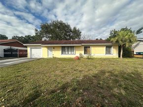 5965 NW 200th St, Hialeah FL 33015