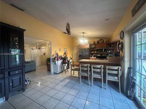 5965 NW 200th St, Hialeah FL 33015