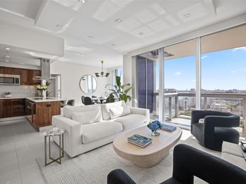 6899 Collins Ave