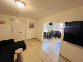 1452 NW 41st St, Miami FL 33142