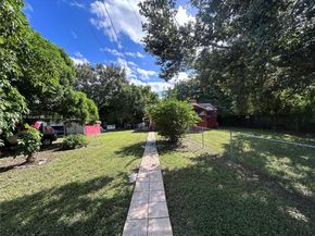 1452 NW 41st St, Miami FL 33142