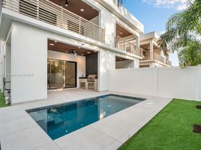 1215 NE 11th Ave B, Fort Lauderdale FL 33304