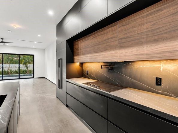 1215 NE 11th Ave B, Fort Lauderdale FL 33304