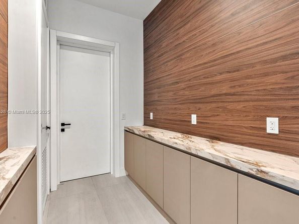 1215 NE 11th Ave B, Fort Lauderdale FL 33304