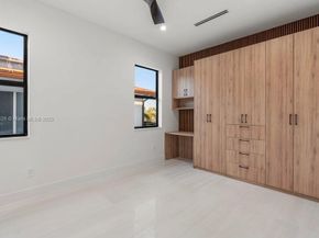 1215 NE 11th Ave B, Fort Lauderdale FL 33304