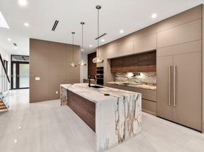 1215 NE 11th Ave B, Fort Lauderdale FL 33304