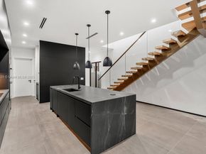 1215 NE 11th Ave B, Fort Lauderdale FL 33304