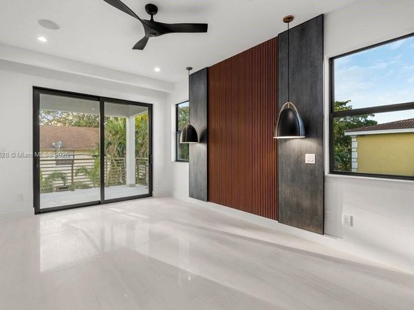 1215 NE 11th Ave B, Fort Lauderdale FL 33304