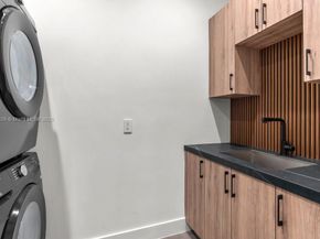 1215 NE 11th Ave B, Fort Lauderdale FL 33304