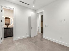 1215 NE 11th Ave B, Fort Lauderdale FL 33304