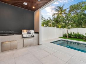 1215 NE 11th Ave B, Fort Lauderdale FL 33304