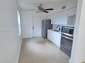 1006 10th St, West Palm Beach FL 33401