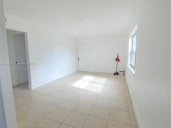 1006 10th St, West Palm Beach FL 33401