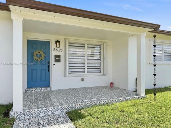 8625 SW 42nd St, Miami FL 33155