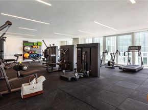 1031 W 48th St, Miami Beach FL 33140