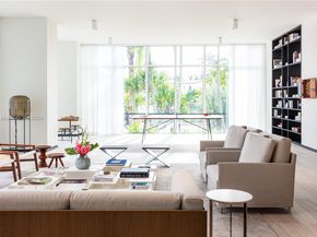 1031 W 48th St, Miami Beach FL 33140