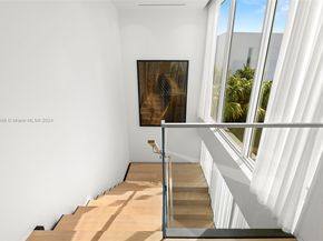 1031 W 48th St, Miami Beach FL 33140