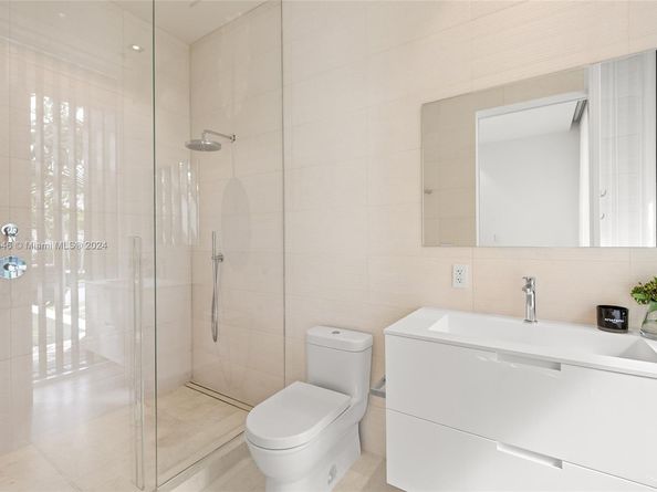 1031 W 48th St, Miami Beach FL 33140