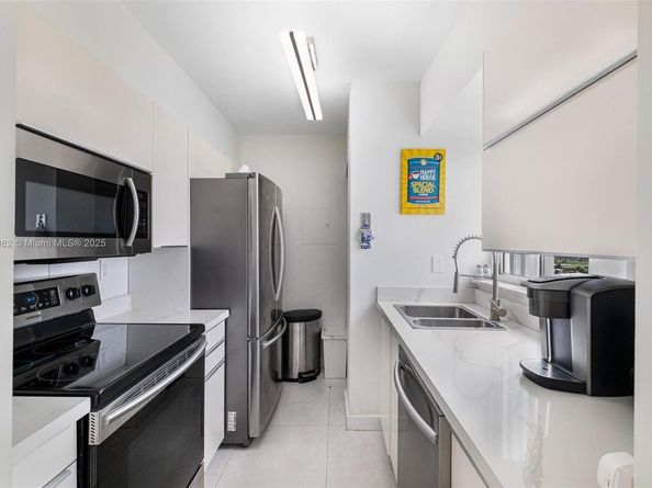 5900 Collins Ave 1905, Miami Beach FL 33140