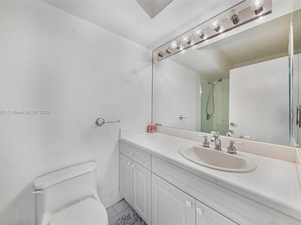 5900 Collins Ave 1905, Miami Beach FL 33140