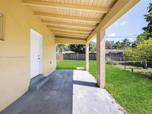 6428 Plunkett St, Hollywood FL 33023