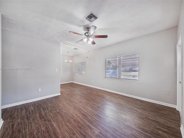 6428 Plunkett St, Hollywood FL 33023