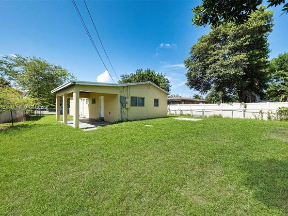 6428 Plunkett St, Hollywood FL 33023
