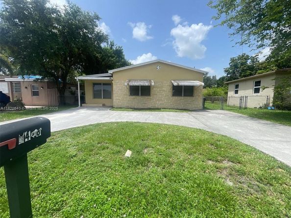 6428 Plunkett St, Hollywood FL 33023
