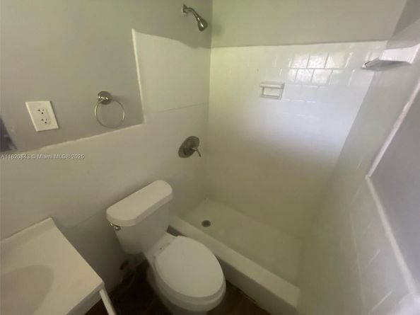 6428 Plunkett St, Hollywood FL 33023