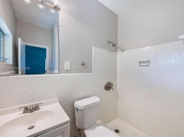 6428 Plunkett St, Hollywood FL 33023