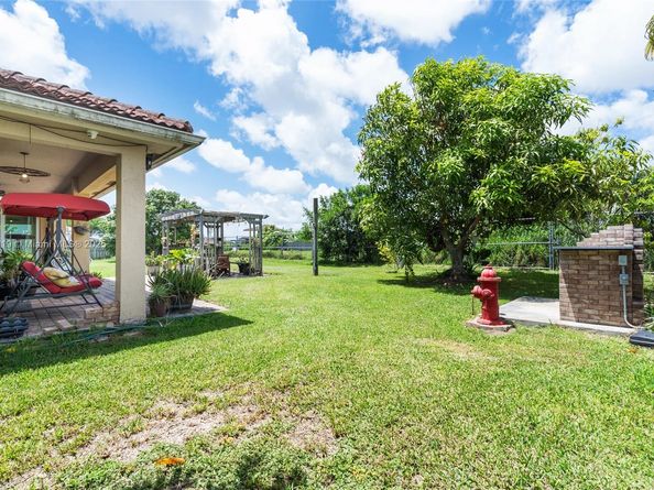 22442 SW 128th Pl, Miami FL 33170