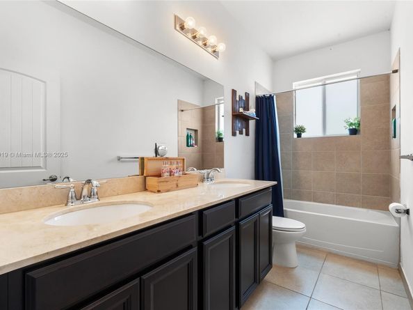 22442 SW 128th Pl, Miami FL 33170