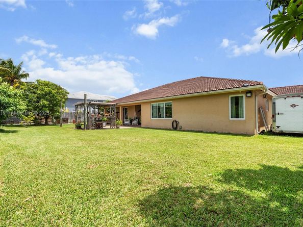 22442 SW 128th Pl, Miami FL 33170