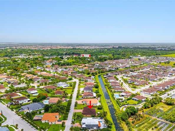 22442 SW 128th Pl, Miami FL 33170