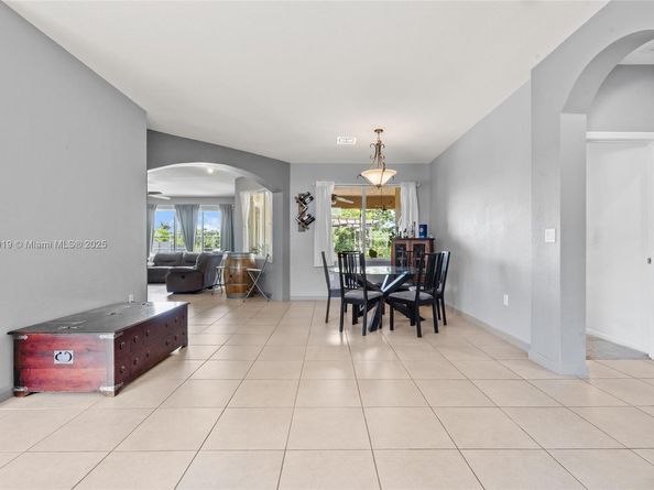 22442 SW 128th Pl, Miami FL 33170