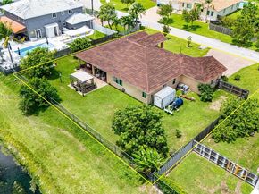 22442 SW 128th Pl, Miami FL 33170