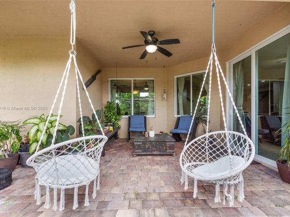 22442 SW 128th Pl, Miami FL 33170