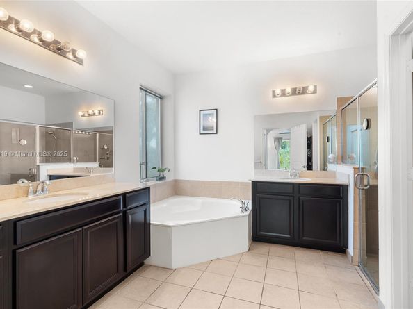 22442 SW 128th Pl, Miami FL 33170